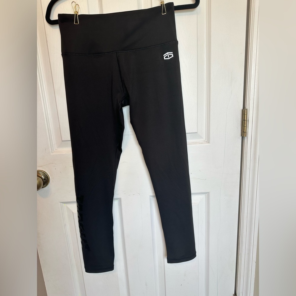 Tapout Black Cropped Leggings